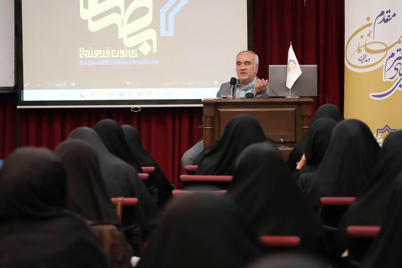  نشست تخصصی و هم‌افزایی محور مقدس